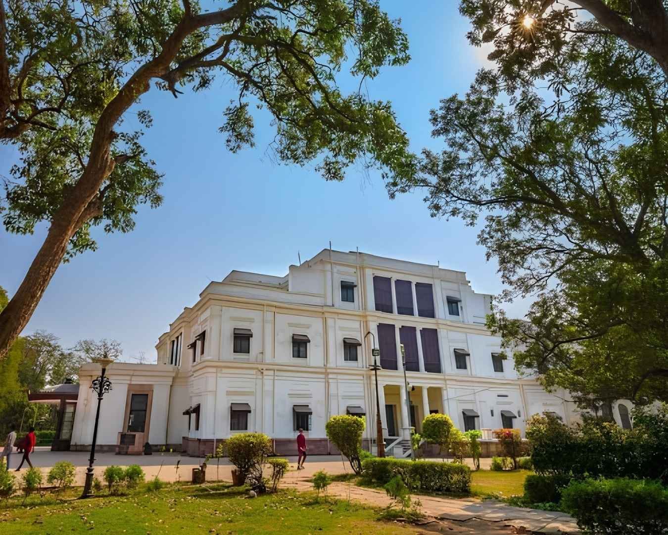 Including 2 Nights at Gwalior , 1 Night at Orchha , 1 Night at Khajuraho , 2 Nights at Bandhavgarh , 2 Nights at Kanha & 2 Nights at Pench